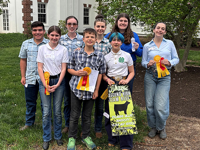 Monmouth 4-H Members at a livestock judging contest